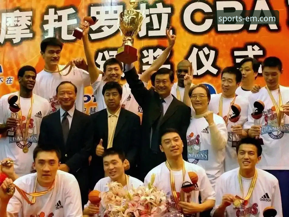 易倍体育APP怎么下载官方下载 上海男篮的团队篮球 vs 天津队的单打独斗:一场在易倍体育APP上看到的战术教科书